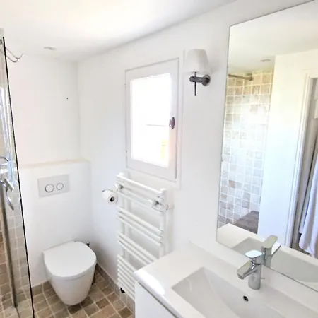 Holiday home Maison Charmante A Avec Piscine Et Vue Sur La Mer Sainte-Maxime