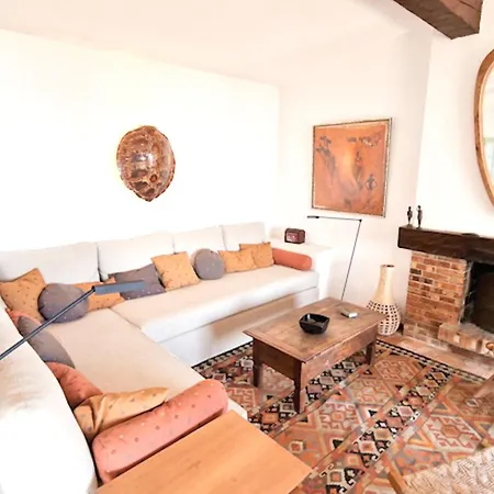 Holiday home Maison Charmante A Avec Piscine Et Vue Sur La Mer